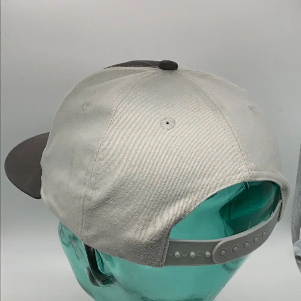 Hooters SnapBack Baseball Cap - Picture 4 of 9